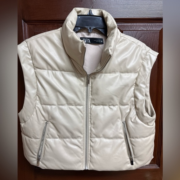 Zara Beige Faux Leather Puffer Vest Women Teens Sz S Full Zip Closure 2 Pockets - Picture 4 of 7